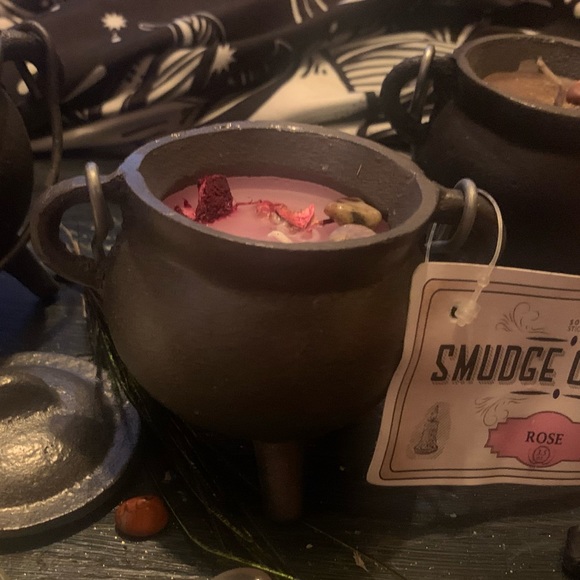 SMUDGE CANDLE kit w/Cauldron & Lid, Sage, Palo Santo & 2 stones. - Picture 5 of 12